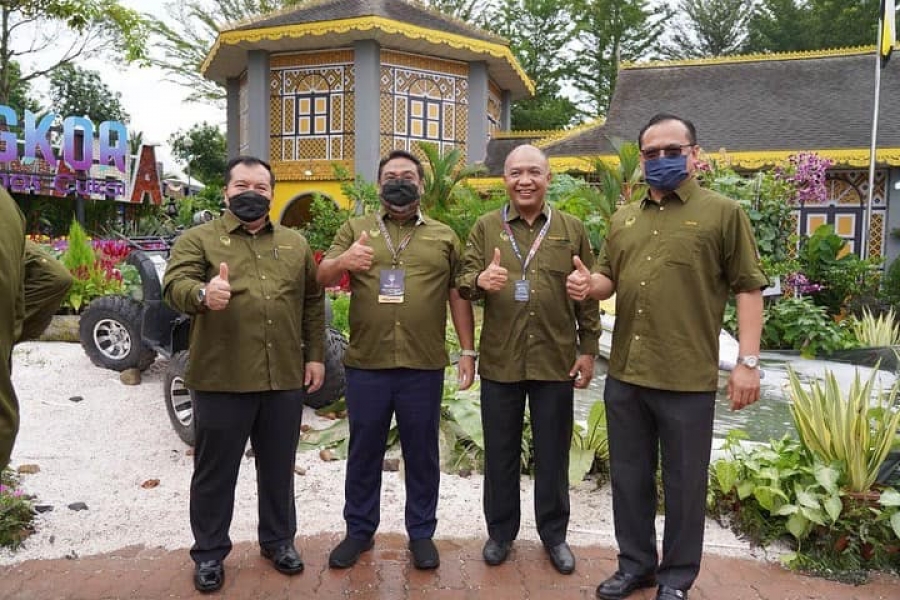 Keberangkatan DYMM Paduka Seri Sultan Perak Dan DYMM Raja Permaisuri ...